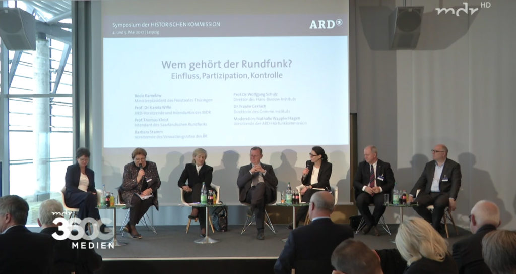 Podiumsdiskussion "Wem gehört der Rundunk" beim Symposium der Historischen Kommission der ARD am 05. Mai 2017 in Leipzig. | Bildquelle: MDR