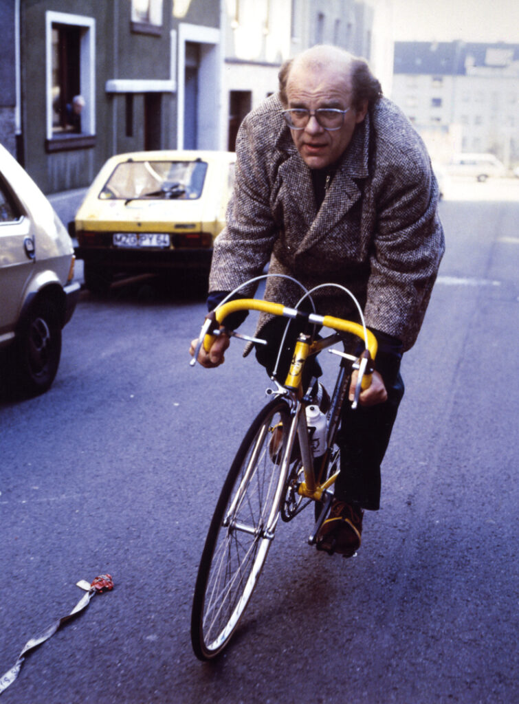 Für die ARD Unterwegs auf Verbrecherjagd: SR-Tatort-Hauptkommissar Max Palu (Jochen Senf) bei seinem ersten Einsatz 1988. (Foto: © SR / Gerhard Heisler)