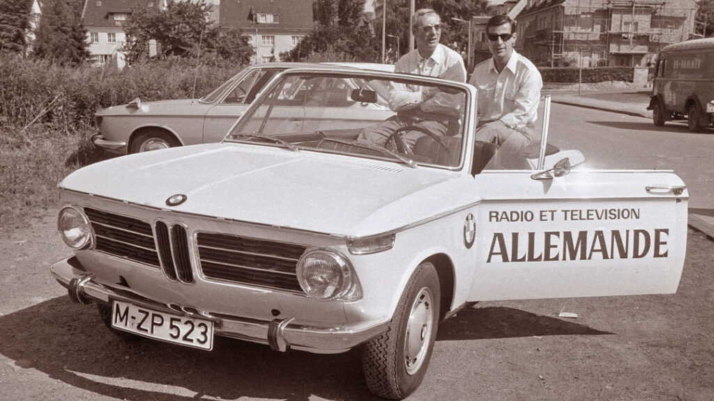 Für die ARD auf dem Weg zur Tour de France: SR-Reporter Werner Zimmer und Günther Isenbügel Anfang der siebziger Jahre (Foto: © SR / Reiner F. Oettinger)