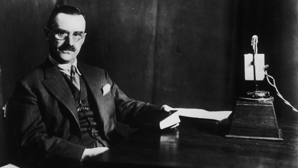 Thomas Mann bei Rundfunkvortrag um 1928 (Foto: picture-alliance / akg-images | akg-images)